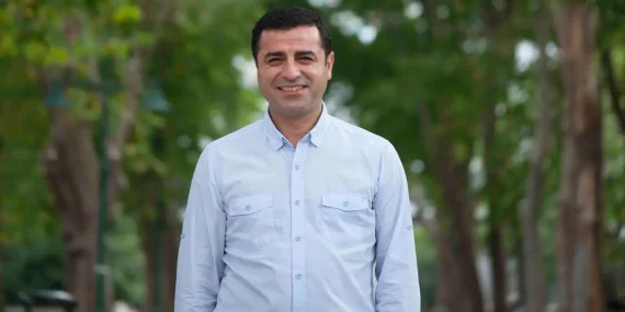 DEM Parti İmralı Heyeti’nden Demirtaş’a Ziyaret