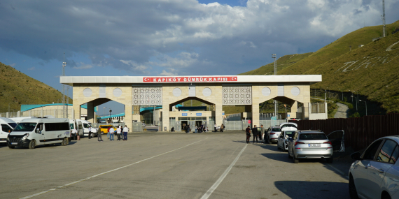 Türkiye-İran Arasında Günübirlik Yolcu Geçişleri Karşılıklı Olarak Durduruldu