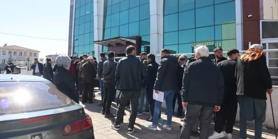 Cezadan Kaçmak İçin Plaka Değişim Kuyruğu