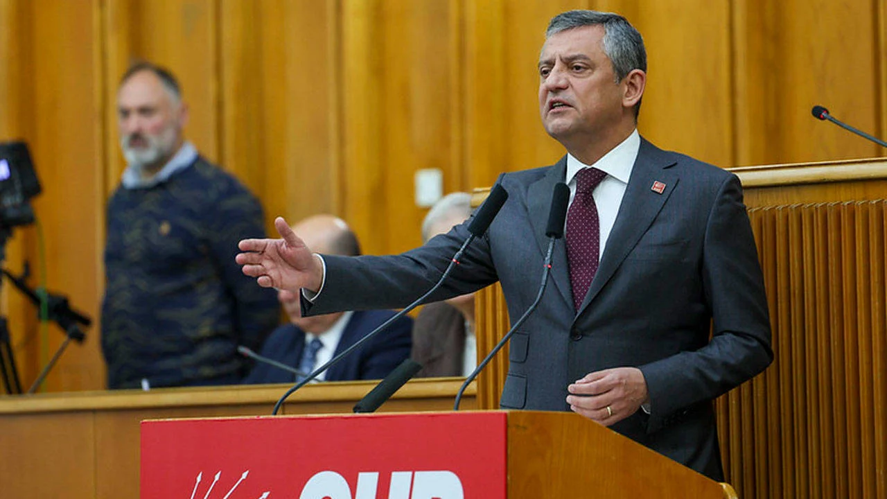 ozgur-ozel-de-aralarinda-4-milletvekiline-ait-4-dosya-meclis-te