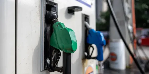 Ateşkes Açıklamasıyla Petrol Fiyatları Geriledi, Altın Yükselişte
