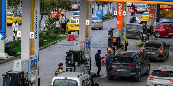 Petrol Alarmı: Türkiye’de Akaryakıta Peş Peşe Zam
