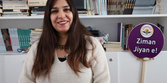 Türkçe Öğretmeniyken KHK ile İhraç Edildi, Yönünü Kürtçeye Döndü: 50 Kitap Çevirdi