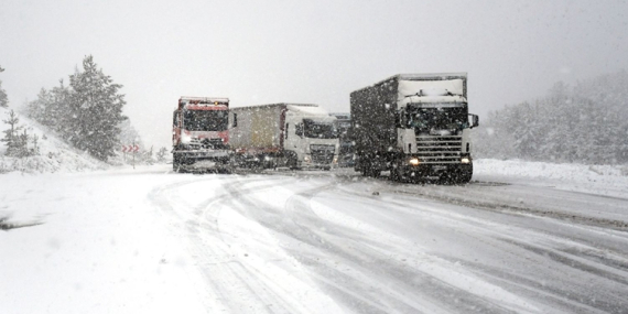 Nisanda Kar Esareti- Tırlar Yolda Kaldı, 163 Köyle Bağlantı Koptu