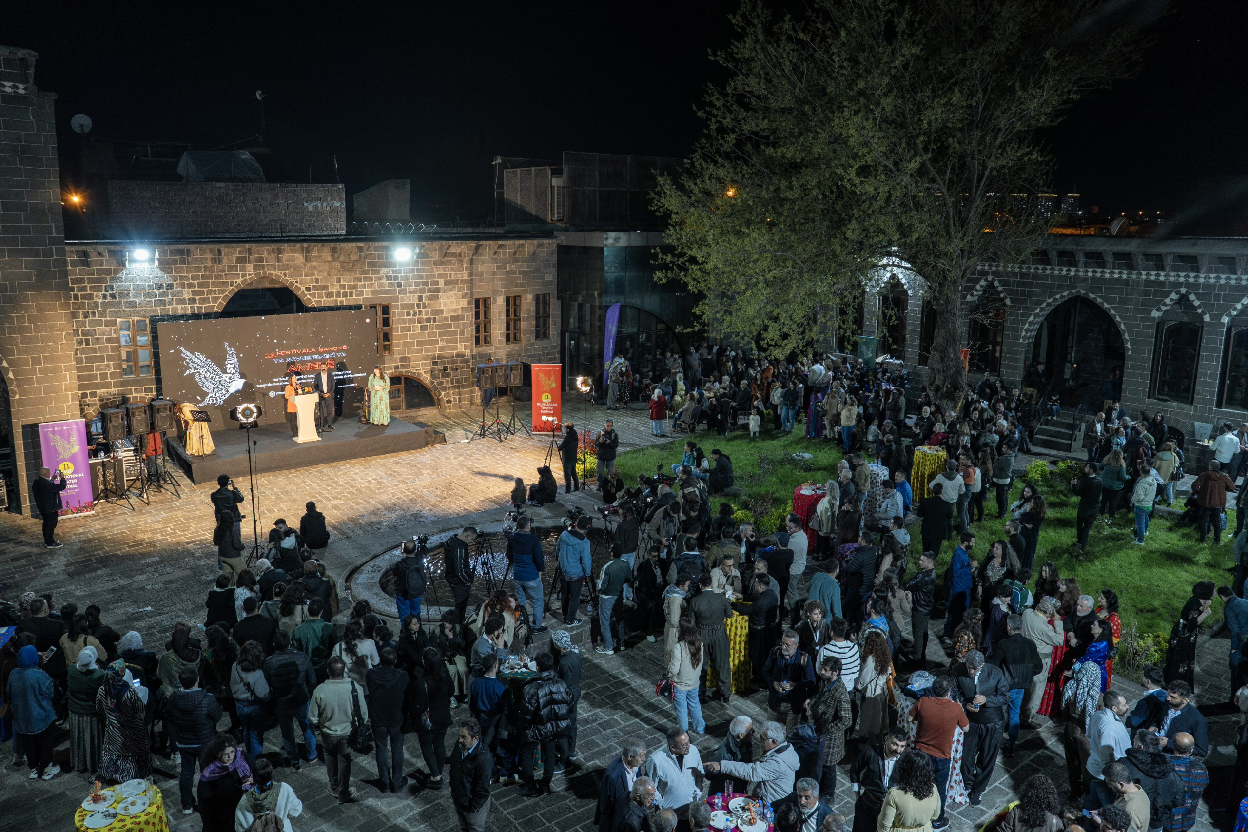 Amed Tiyatro Festivali Barış İçin Perde Açtı