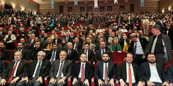 Gürlek Diyarbakır’da: Rojin Kabaiş’in Kardeşiyle Görüştü