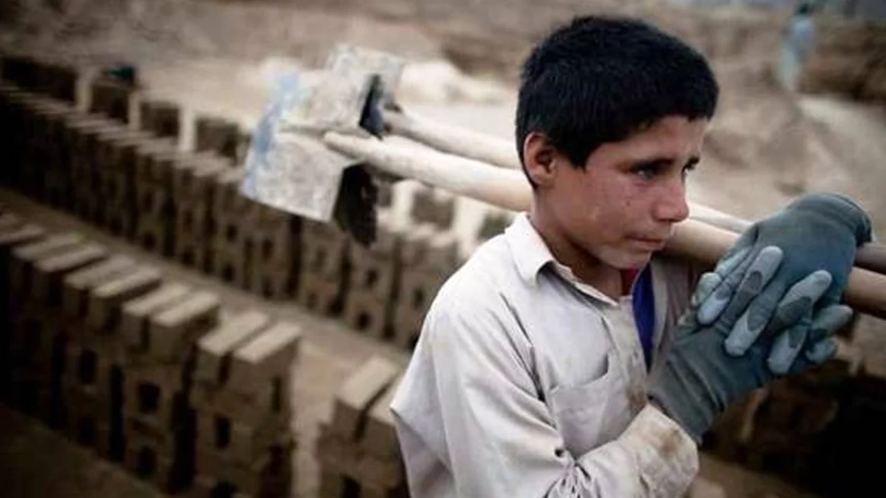 Çocuklar 23 Nisan'ı İhlallerin Gölgesinde Karşılıyor