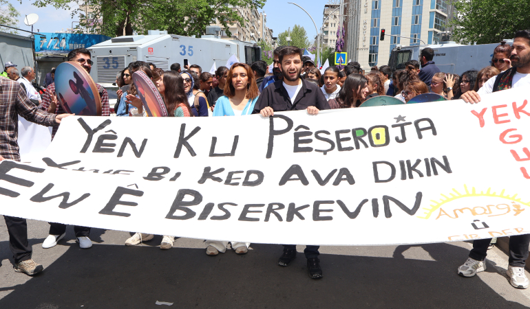 Diyarbakır’da 1 Mayıs: Katılımcıların Ortak Talebi Barış ve Adalet Oldu
